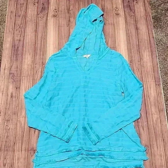 Crown & Ivy Pullover - Picture 1 of 7